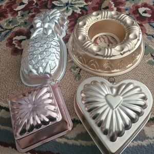 Elegant Silver and Gold Baking Mold Set